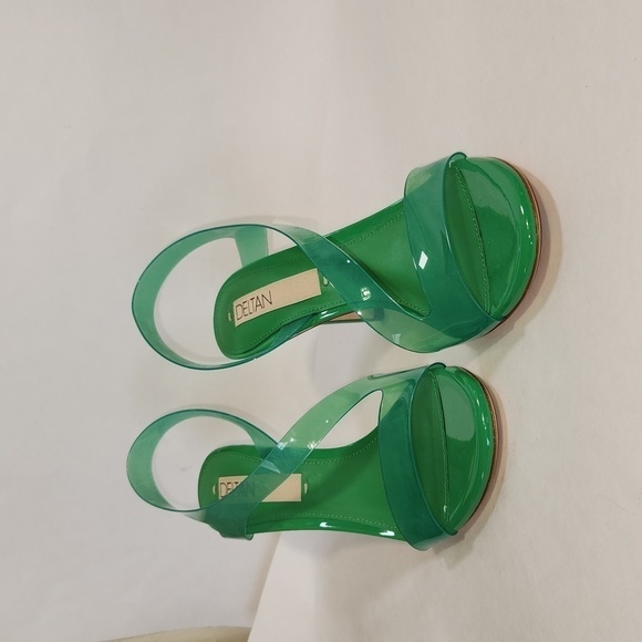 Women's Tinsley Clear Vinyl Peep Toe Party Festive Summer Sandal Heels 9.5 - Picture 8 of 15